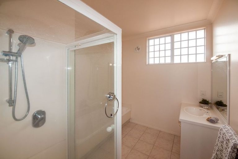 Photo of property in 4 Amesbury Drive, Churton Park, Wellington, 6037