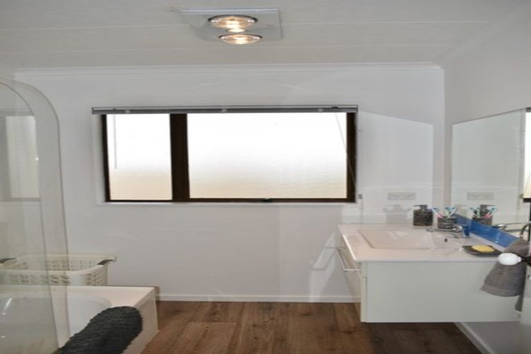 Photo of property in 79 Lupin Road, Otaki, 5512