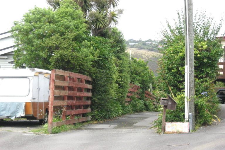 Photo of property in 35 Moncks Spur Road, Redcliffs, Christchurch, 8081