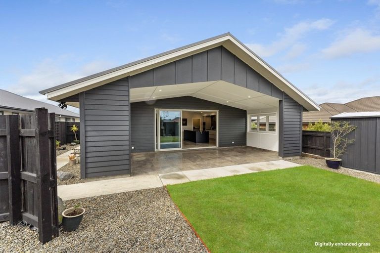 Photo of property in 16 Ivy Lane, Kelvin Grove, Palmerston North, 4414