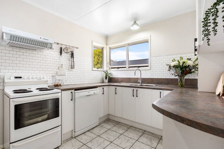 Photo of property in 37 James Cook Street, Havelock North, 4130