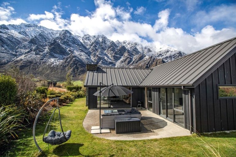 Photo of property in 35 Mckellar Drive, Jacks Point, Queenstown, 9371