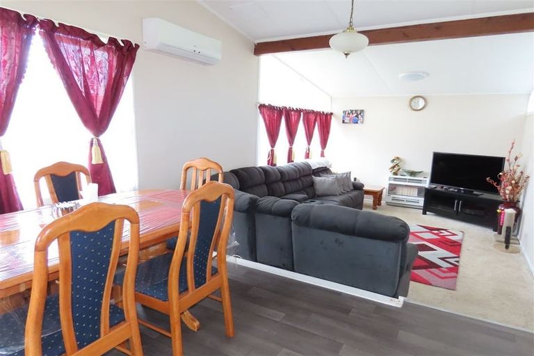 Photo of property in 95 Tiro Tiro Road, Levin, 5510