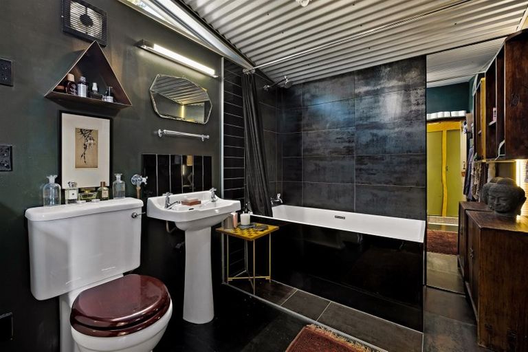 Photo of property in 2 Arthurs Track, Arthurs Point, Queenstown, 9371