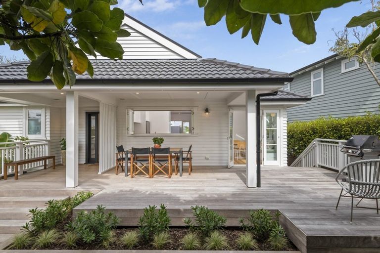 Photo of property in 18 Kitchener Road, Takapuna, Auckland, 0620