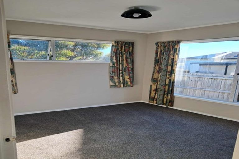 Photo of property in 2/4 Abelia Place, Papatoetoe, Auckland, 2025