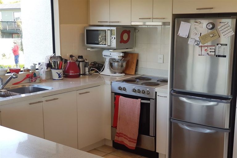 Photo of property in 2/9 Cashmere Place, Glenfield, Auckland, 0629