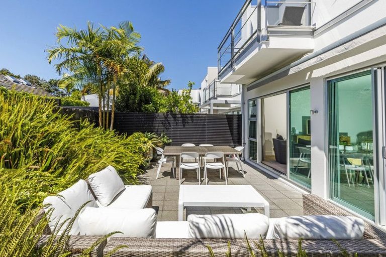 Photo of property in 6/258 Hurstmere Road, Takapuna, Auckland, 0622