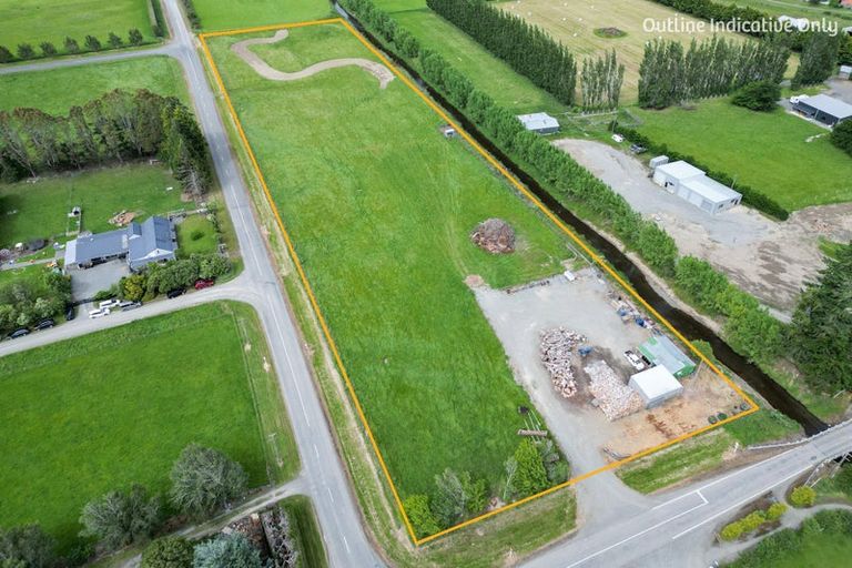 Photo of property in 61 Moore Road, Winton, 9781