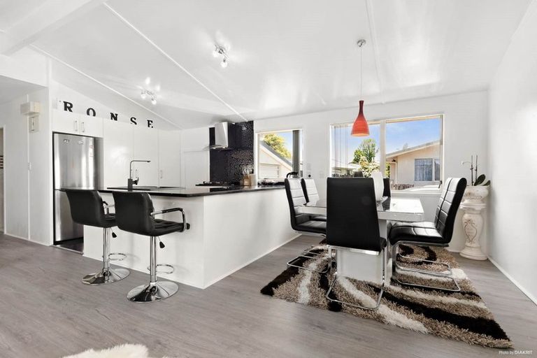 Photo of property in 22 Clover Drive, Henderson, Auckland, 0610