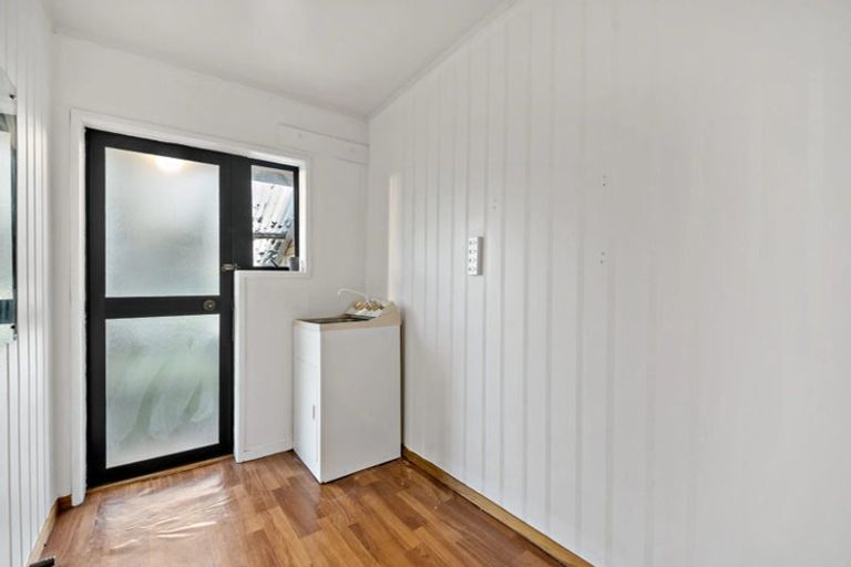 Photo of property in 40 Pigeon Mountain Road, Half Moon Bay, Auckland, 2012