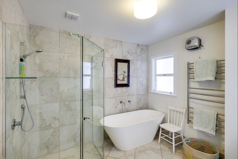 Photo of property in 20 Tauroa Road, Havelock North, 4130