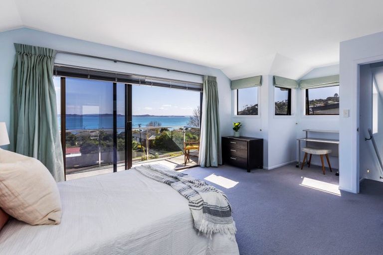 Photo of property in 27 De Luen Avenue, Tindalls Beach, Whangaparaoa, 0930