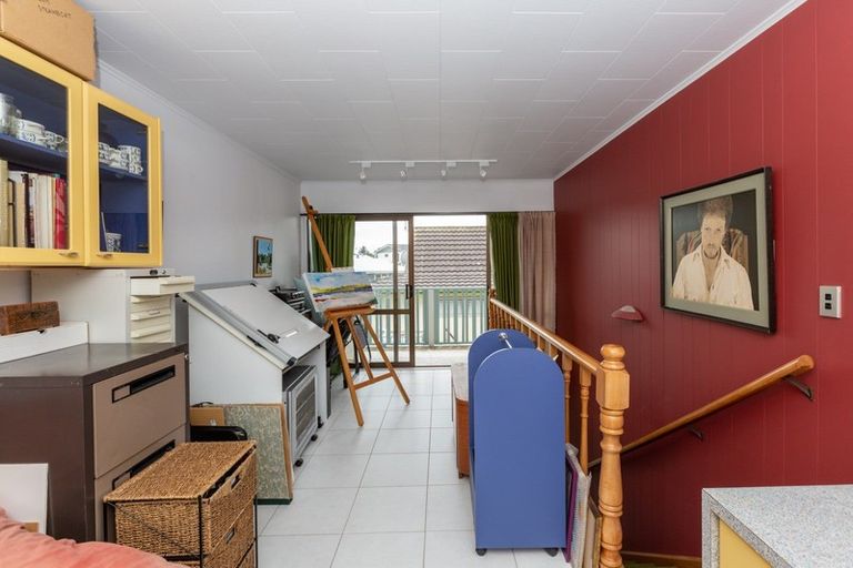 Photo of property in 17 Puketapu Road, Taradale, Napier, 4112