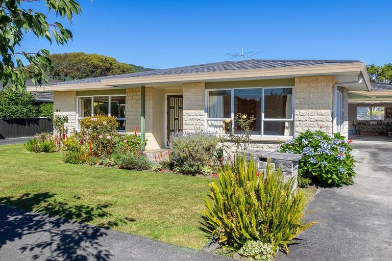 Photo of property in 86 Belvedere Avenue, Waikanae, 5036