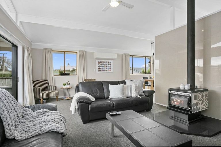 Photo of property in 48 Browning Street, Leamington, Cambridge, 3432