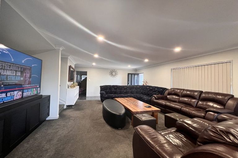 Photo of property in 6b Rippleside Place, Pahurehure, Papakura, 2113