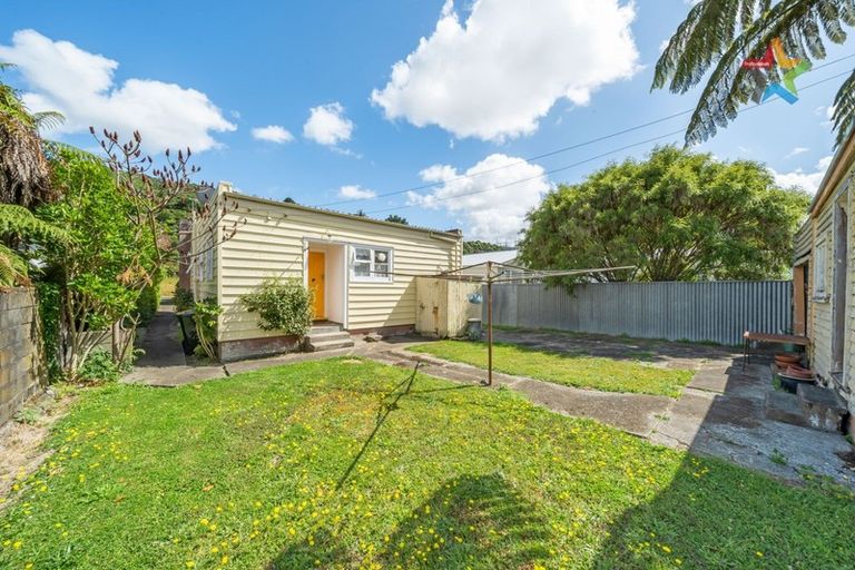 Photo of property in 20 Golf Road, Manor Park, Lower Hutt, 5019