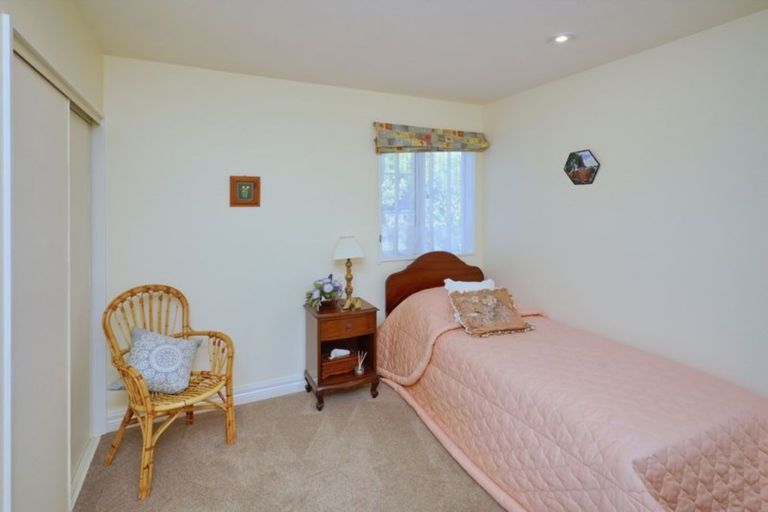 Photo of property in 24 Chesterfield Mews, Russley, Christchurch, 8042