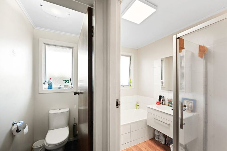 Photo of property in 18 Oakfield Crescent, Pukete, Hamilton, 3200