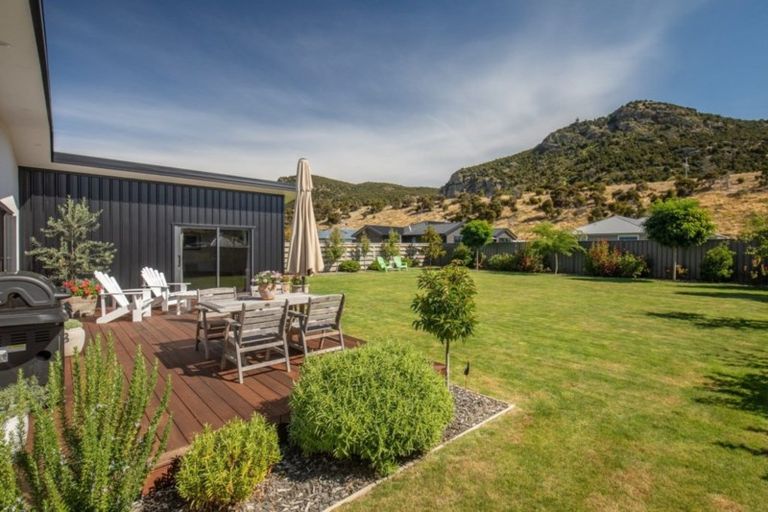 Photo of property in 20 Snowberry Street, Albert Town, Wanaka, 9305