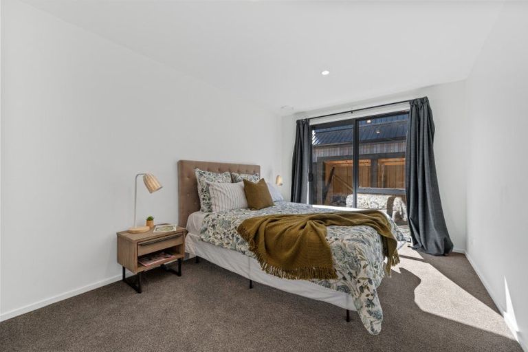 Photo of property in 64 Howden Drive, Jacks Point, 9371