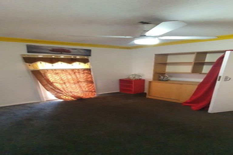 Photo of property in 385 West Coast Road, Glen Eden, Auckland, 0602