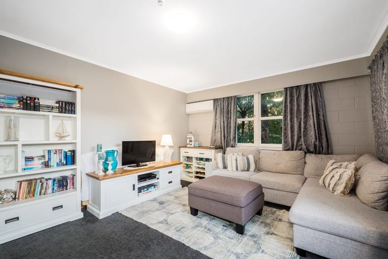 Photo of property in 20 Freemans Way, Pinehaven, Upper Hutt, 5019