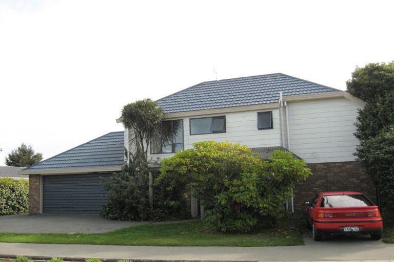 Photo of property in 70 Middlepark Road, Sockburn, Christchurch, 8042