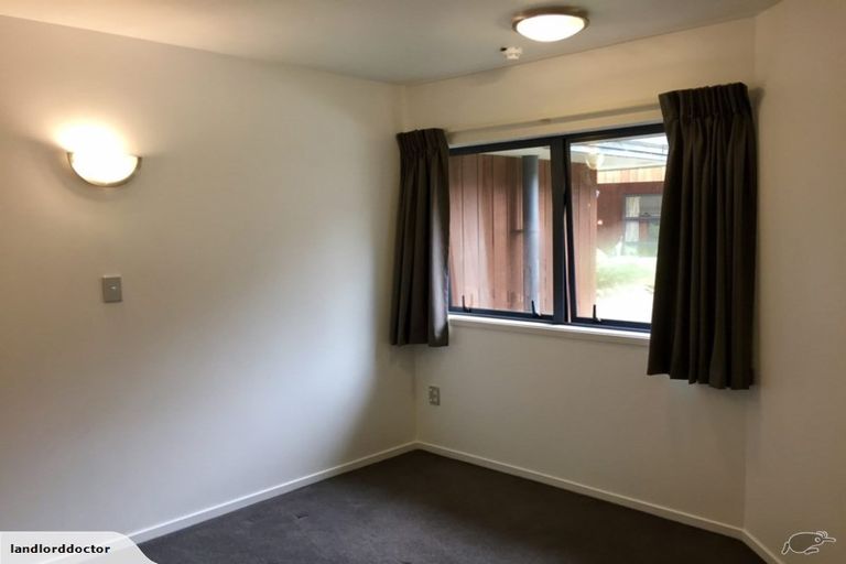 Photo of property in 2/3 The Avenue, Albany, Auckland, 0632