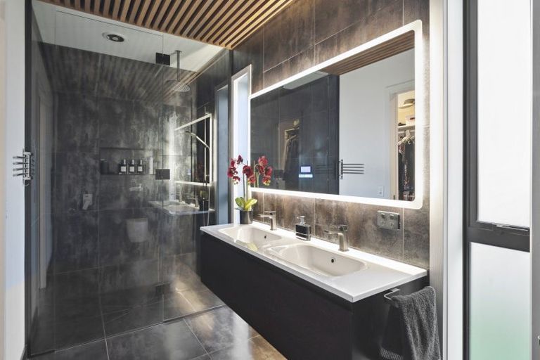 Photo of property in 5 Maunganamu Drive, Wharewaka, Taupo, 3330