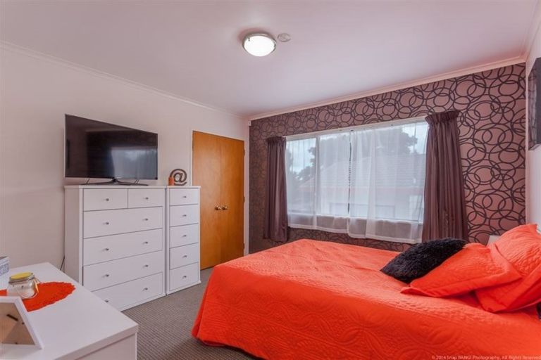 Photo of property in 1/15 Newington Road, Henderson, Auckland, 0612