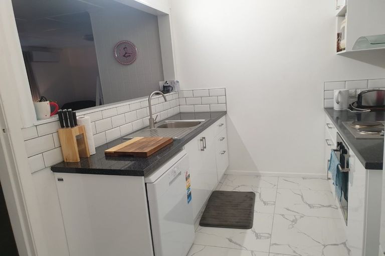 Photo of property in 35 Hanson Grove, Stokes Valley, Lower Hutt, 5019