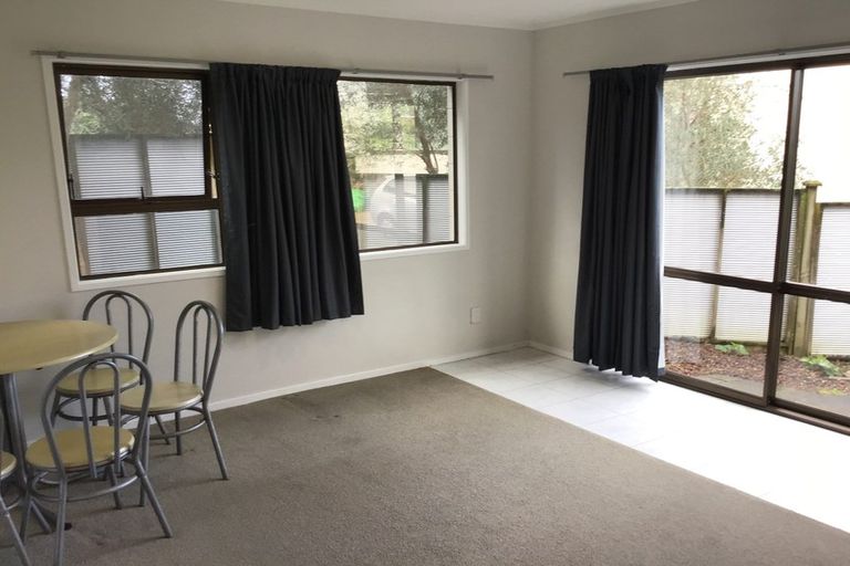 Photo of property in 25 Tobruk Crescent, Milford, Auckland, 0620