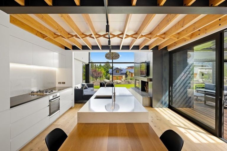 Photo of property in 6 Penrith Park Drive, Wanaka, 9305