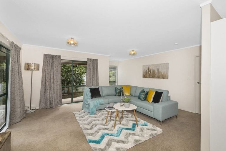 Photo of property in 9c John F Kennedy Place, Glen Eden, Auckland, 0602