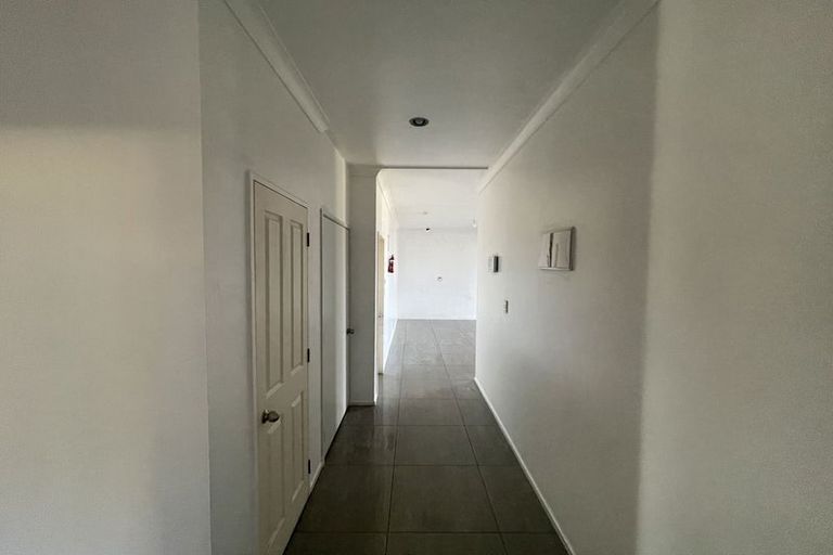 Photo of property in 16 Mangerton Lane, East Tamaki Heights, Auckland, 2016