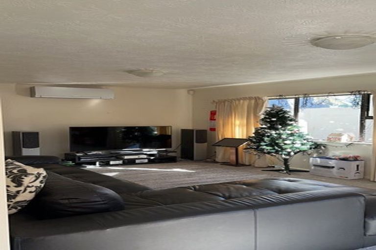 Photo of property in 2/11 Takutai Avenue, Bucklands Beach, Auckland, 2012