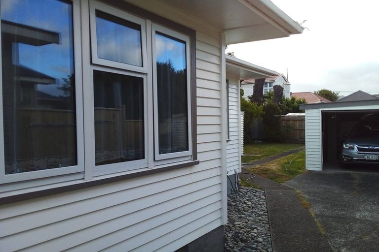 Photo of property in 17 Bolton Street, Petone, Lower Hutt, 5012