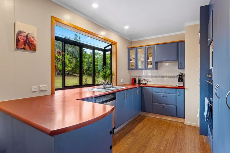 Photo of property in 16 Rosalind Road, Glenfield, Auckland, 0629