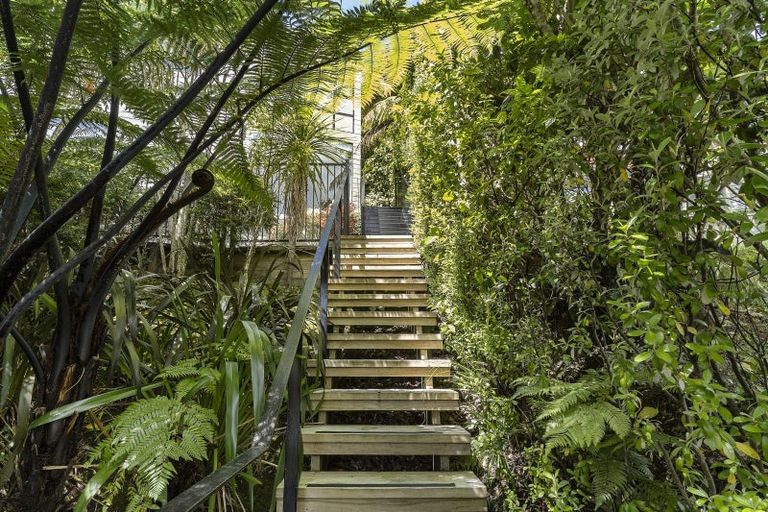 Photo of property in 20a Montgomery Avenue, Karori, Wellington, 6012