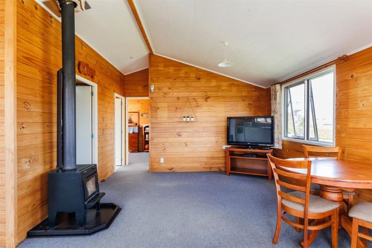 Photo of property in Build Inn, 1942 Parewanui Road, Parewanui, Bulls, 4894