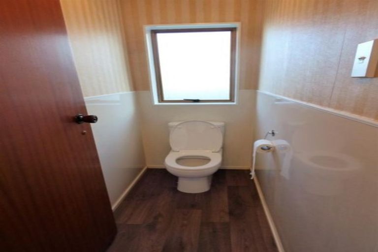 Photo of property in 17a Edgewater Parade, Waiuku, 2123