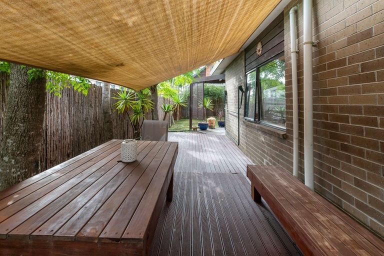 Photo of property in 8/37 Fields Parade, Oteha, Auckland, 0632