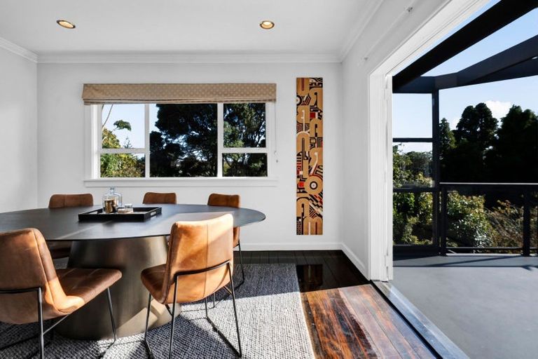 Photo of property in 290 Devon Street West, New Plymouth, 4310