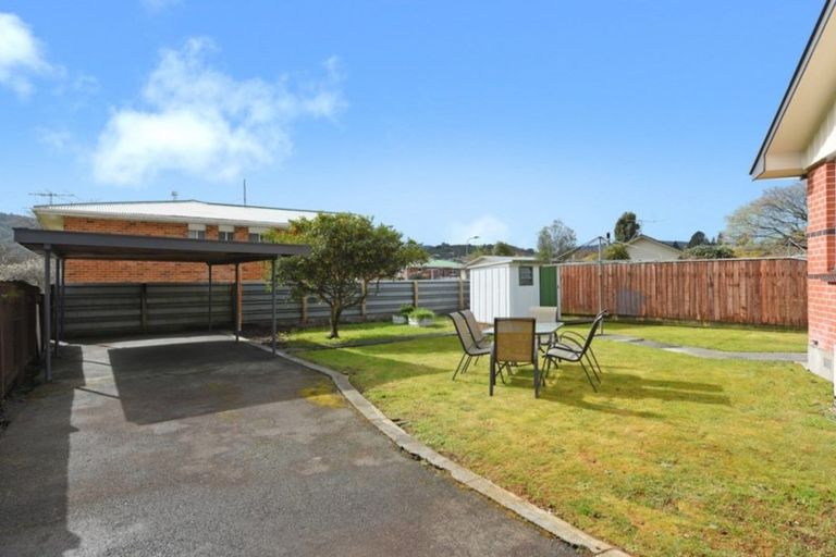 Photo of property in 9 Oregon Drive, Maoribank, Upper Hutt, 5018