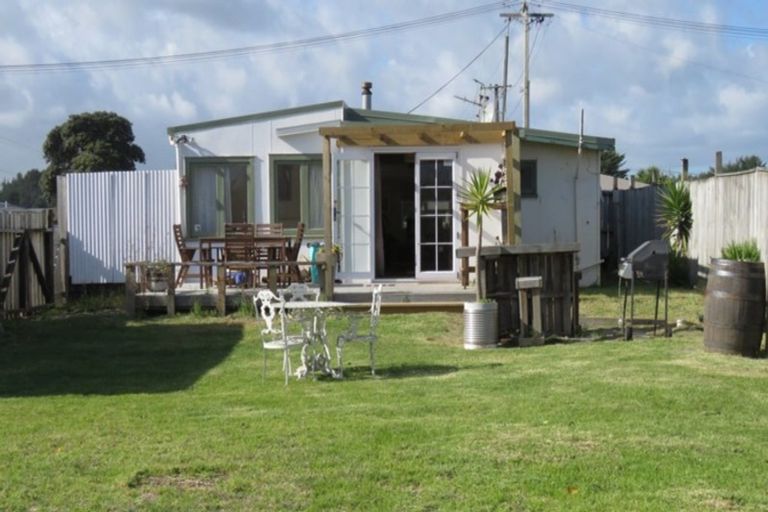 Photo of property in 8 Kauwhata Street, Himatangi Beach, Foxton, 4891