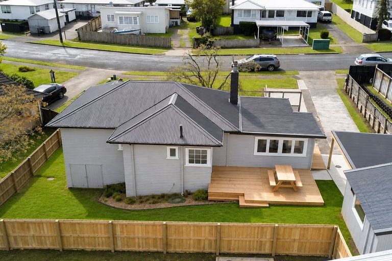 Photo of property in 37 Jellicoe Avenue, Tuakau, 2121