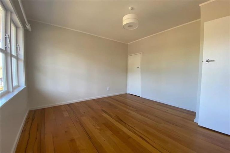 Photo of property in 3/3 Penzance Road, Mairangi Bay, Auckland, 0630