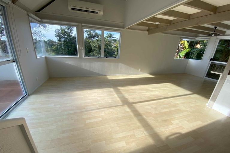 Photo of property in 2/555 East Coast Road, Browns Bay, Auckland, 0630